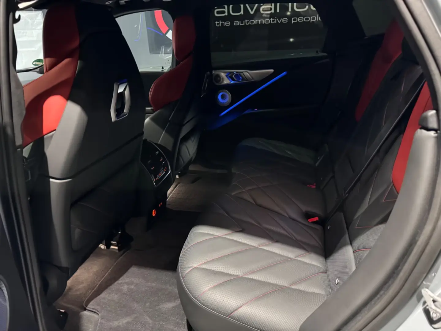 BMW XM Etichetă VMAX Alb-negru 23