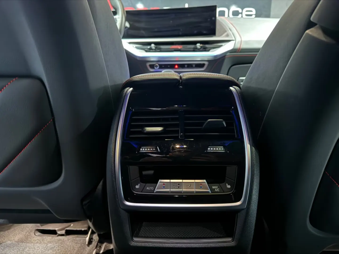 BMW XM Etichetă VMAX Alb-negru 23