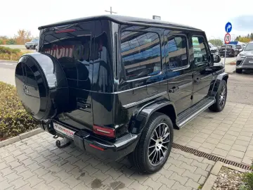 MERCEDES BENZ G500