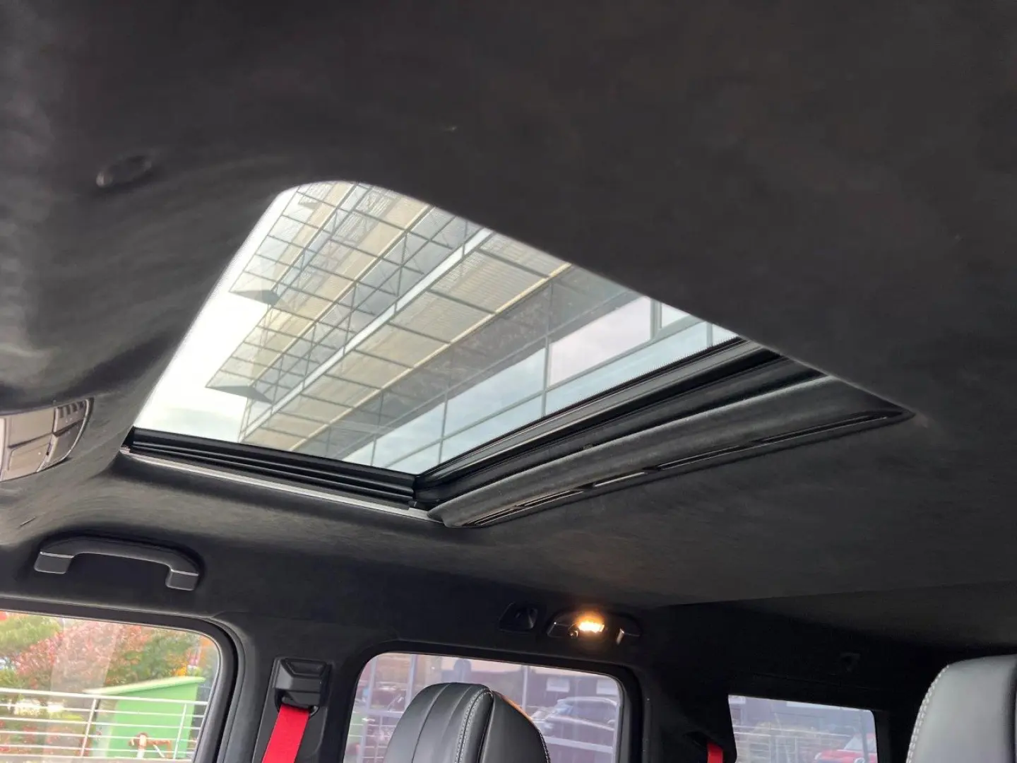 MERCEDES BENZ G500