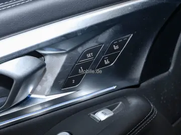 XM 4.4 Label Red Individual Lila UPE 220TEuro