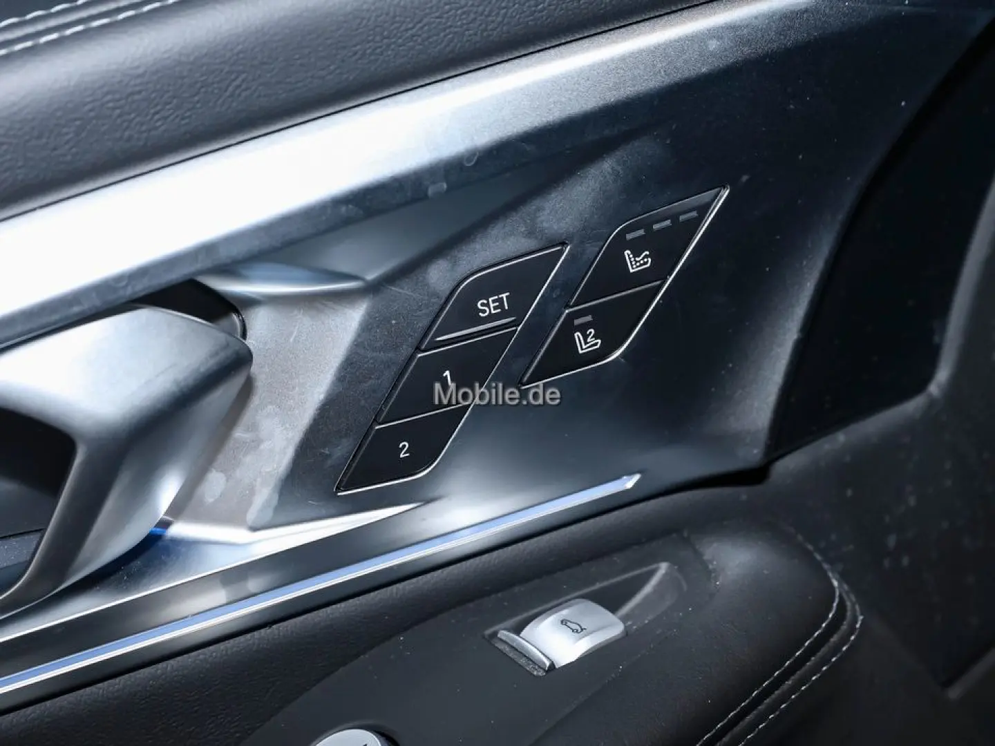 XM 4.4 Label Red Individual Lila UPE 220TEuro