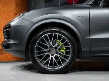 Cayenne E-Hybrid Approved Bose Panorama ACC 21