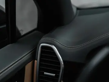 Cayenne E-Hybrid Approved Bose Panorama ACC 21