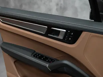 Cayenne E-Hybrid Approved Bose Panorama ACC 21