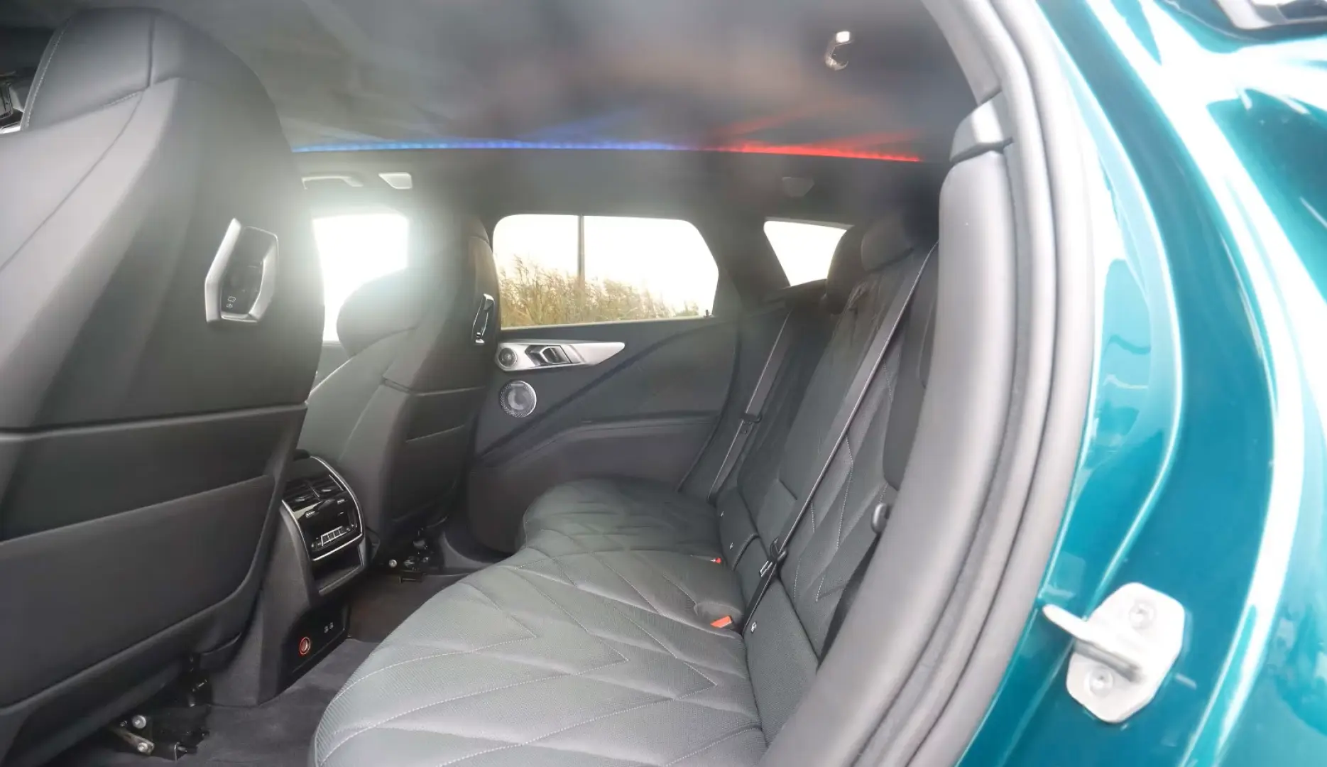 XM LABEL   INDIV ON REQUEST   FULL   B&W   ANHKP