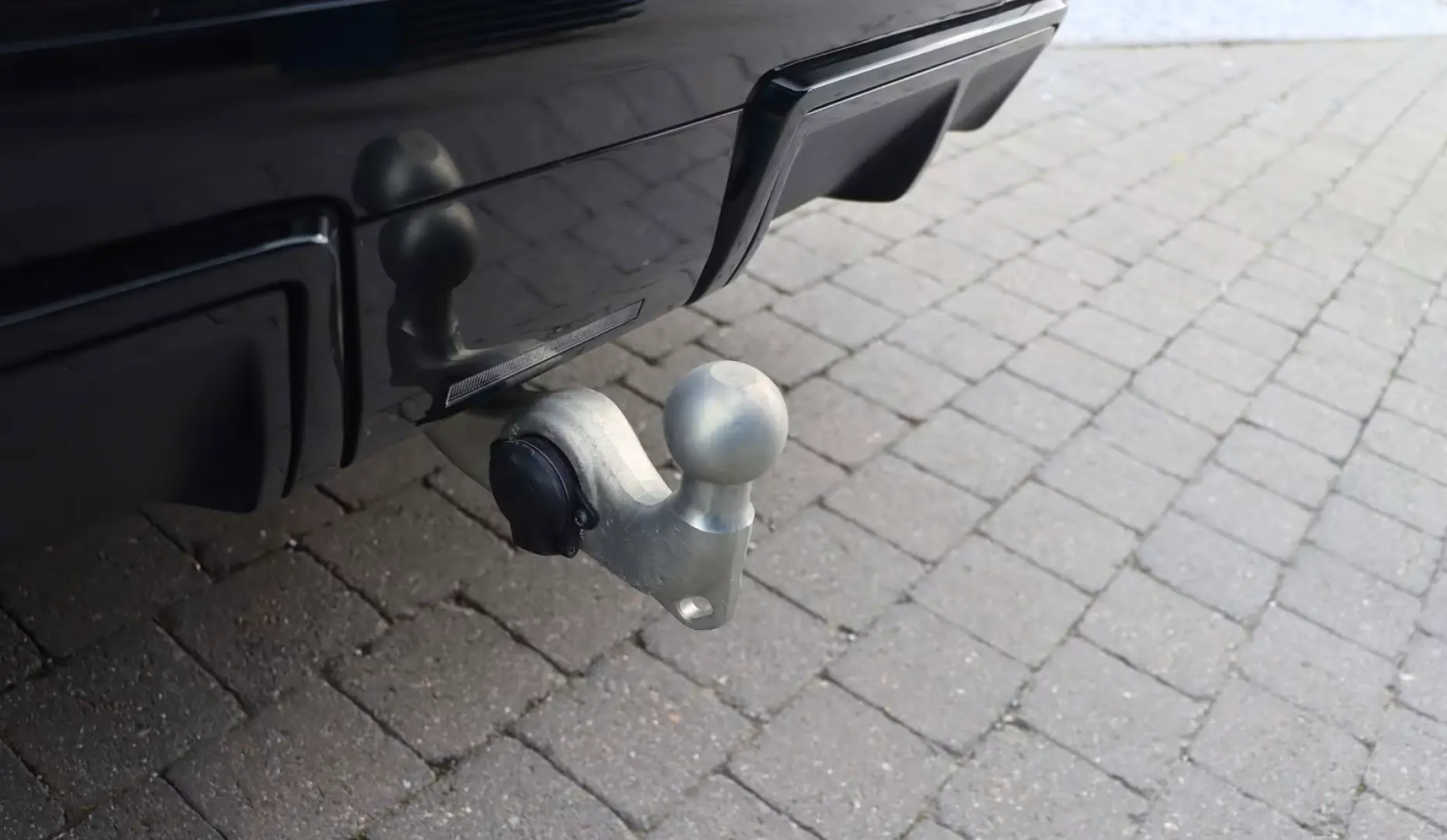 XM LABEL   INDIV ON REQUEST   FULL   B&W   ANHKP