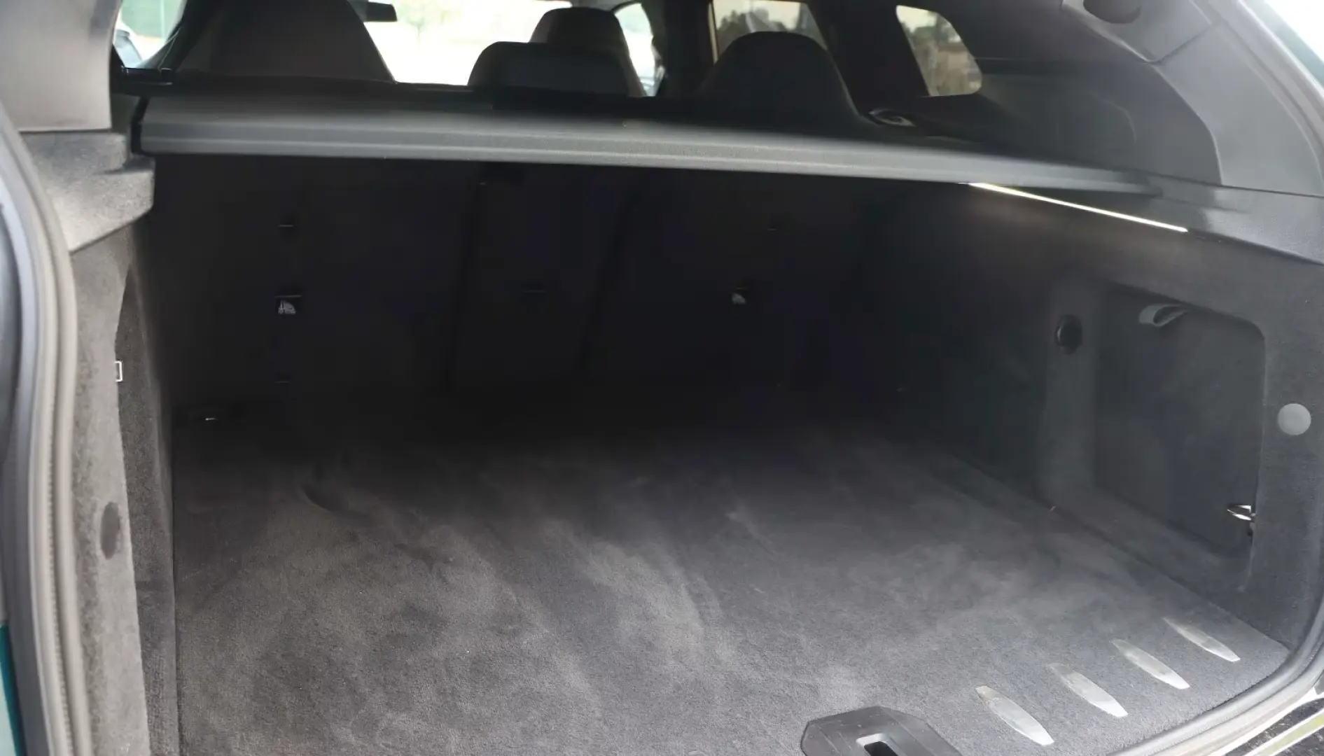 XM LABEL   INDIV ON REQUEST   FULL   B&W   ANHKP