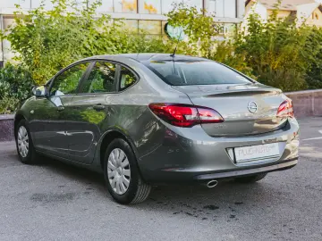Opel Astra 1.4