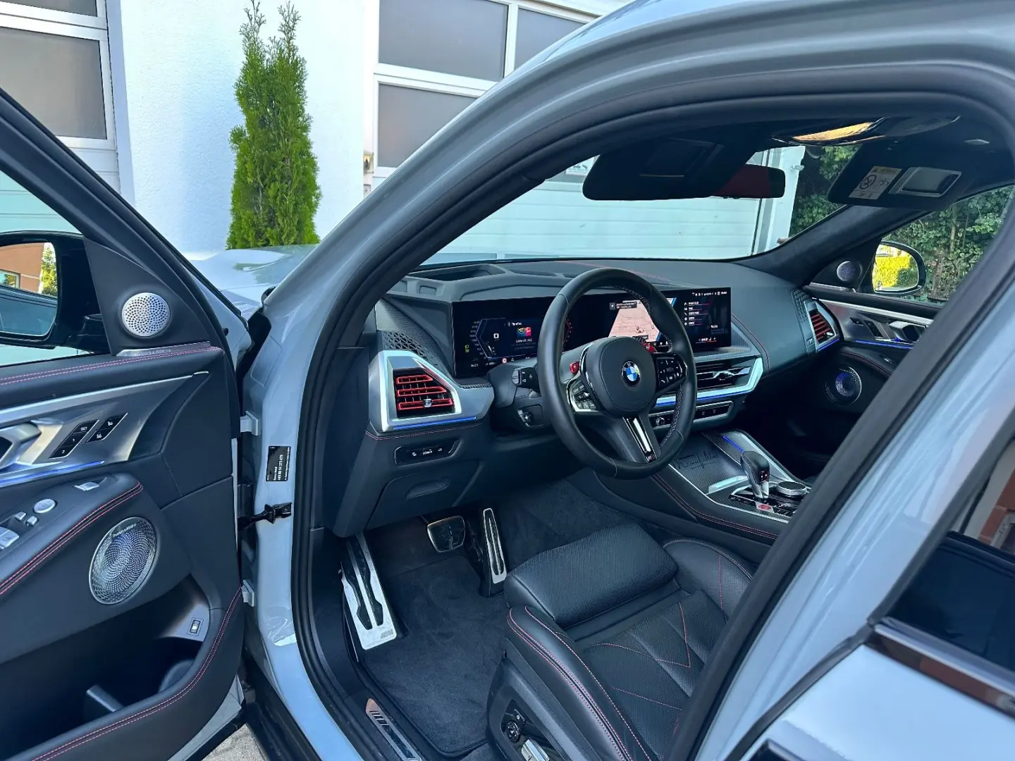 XM Individual Red Label B&W 23  TV Performance