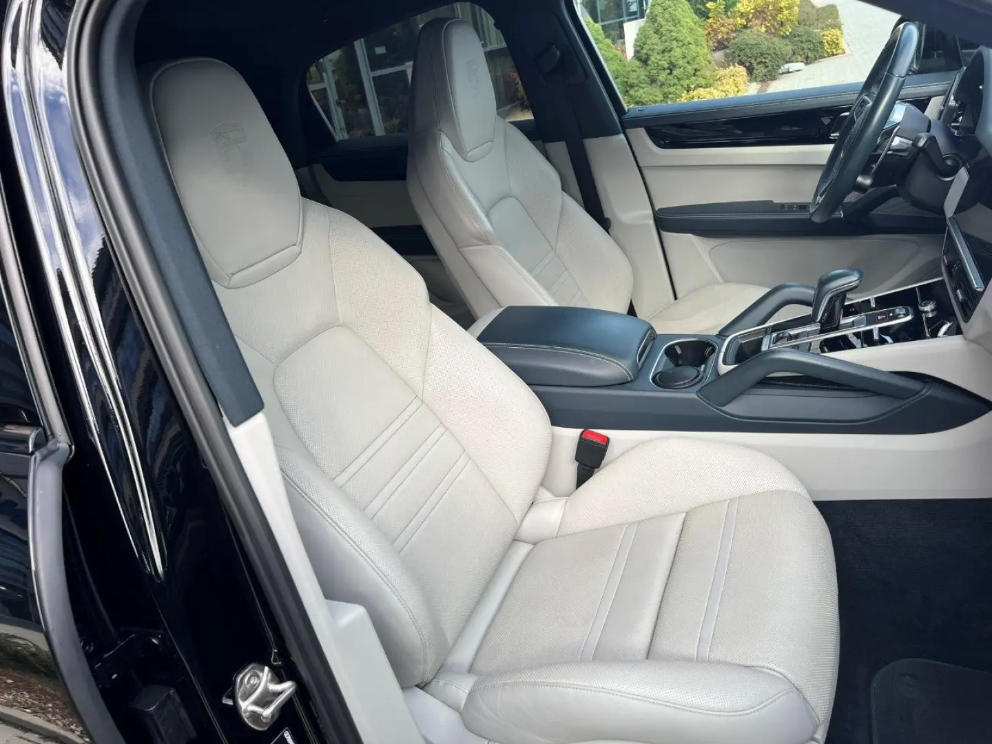 PORSCHE CAYENNE COUPE