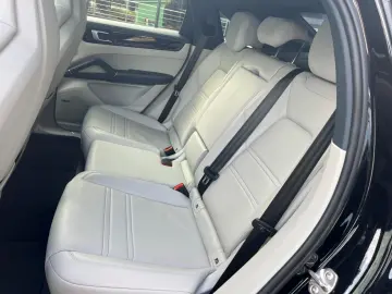 PORSCHE CAYENNE COUPE