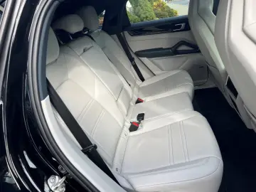 PORSCHE CAYENNE COUPE