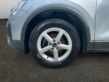 Q2 35 TFSI S-tronic Navi Einparkh. CarPlay 16´´