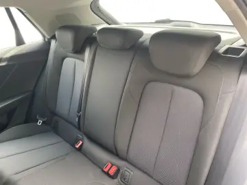 Q2 35 TFSI S-tronic Navi Einparkh. CarPlay 16´´