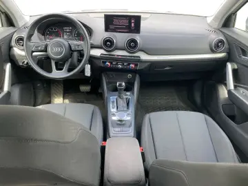 Q2 35 TFSI S-tronic Navi Einparkh. CarPlay 16´´