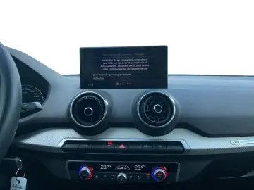 Q2 35 TFSI S-tronic Navi Einparkh. CarPlay 16´´