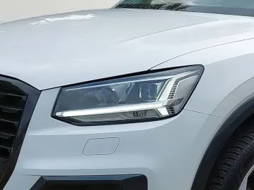 Q2 35 TFSI sport PDC SHGZ