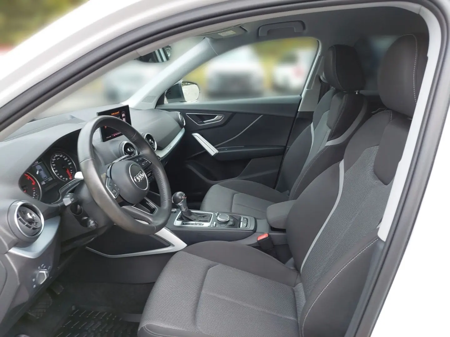 Q2 35 TFSI sport PDC SHGZ