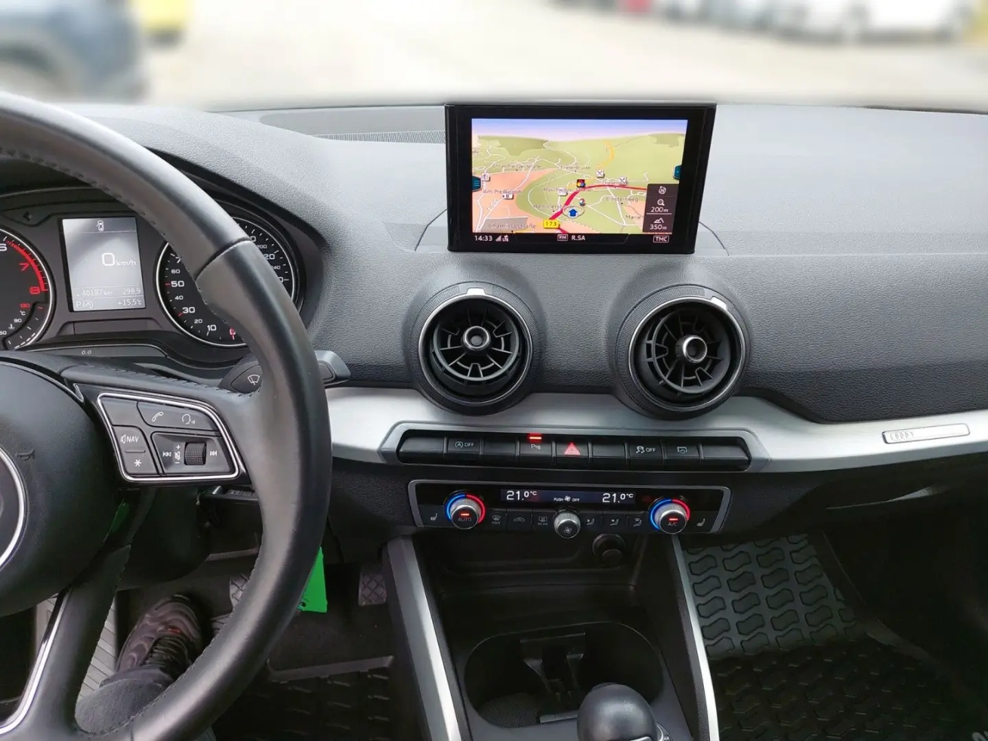 Q2 35 TFSI sport PDC SHGZ