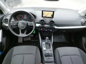 Q2 35 TFSI sport PDC SHGZ