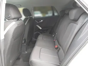 Q2 35 TFSI sport PDC SHGZ