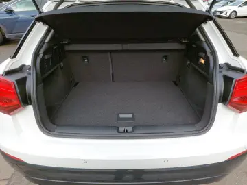 Q2 35 TFSI sport PDC SHGZ