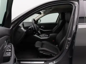 318d Sport Leder DAB Individual DrivAssis 18Zoll