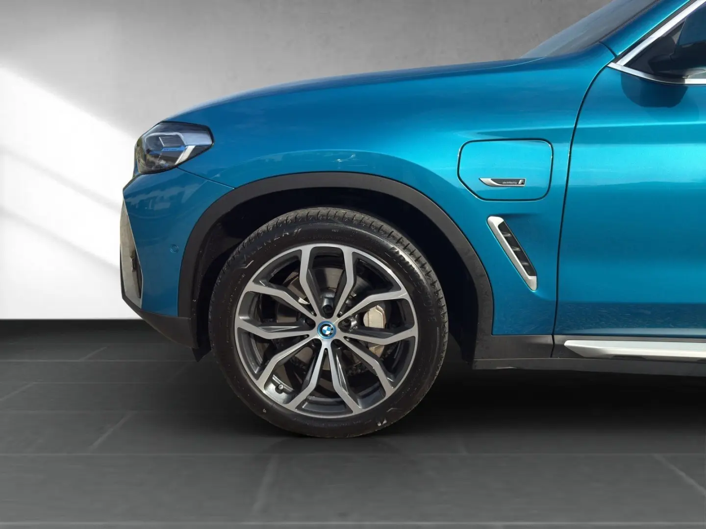 X3 xDrive30e Individual 20  Laser HUD RFK