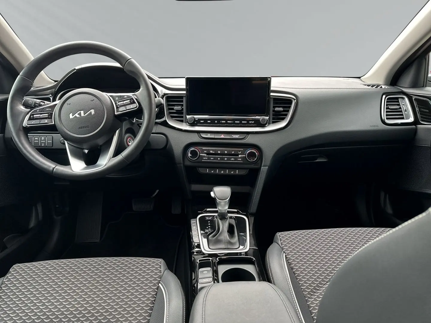 XCeed Spirit 1.5 T-GDI DCT7 AHK  Garantie