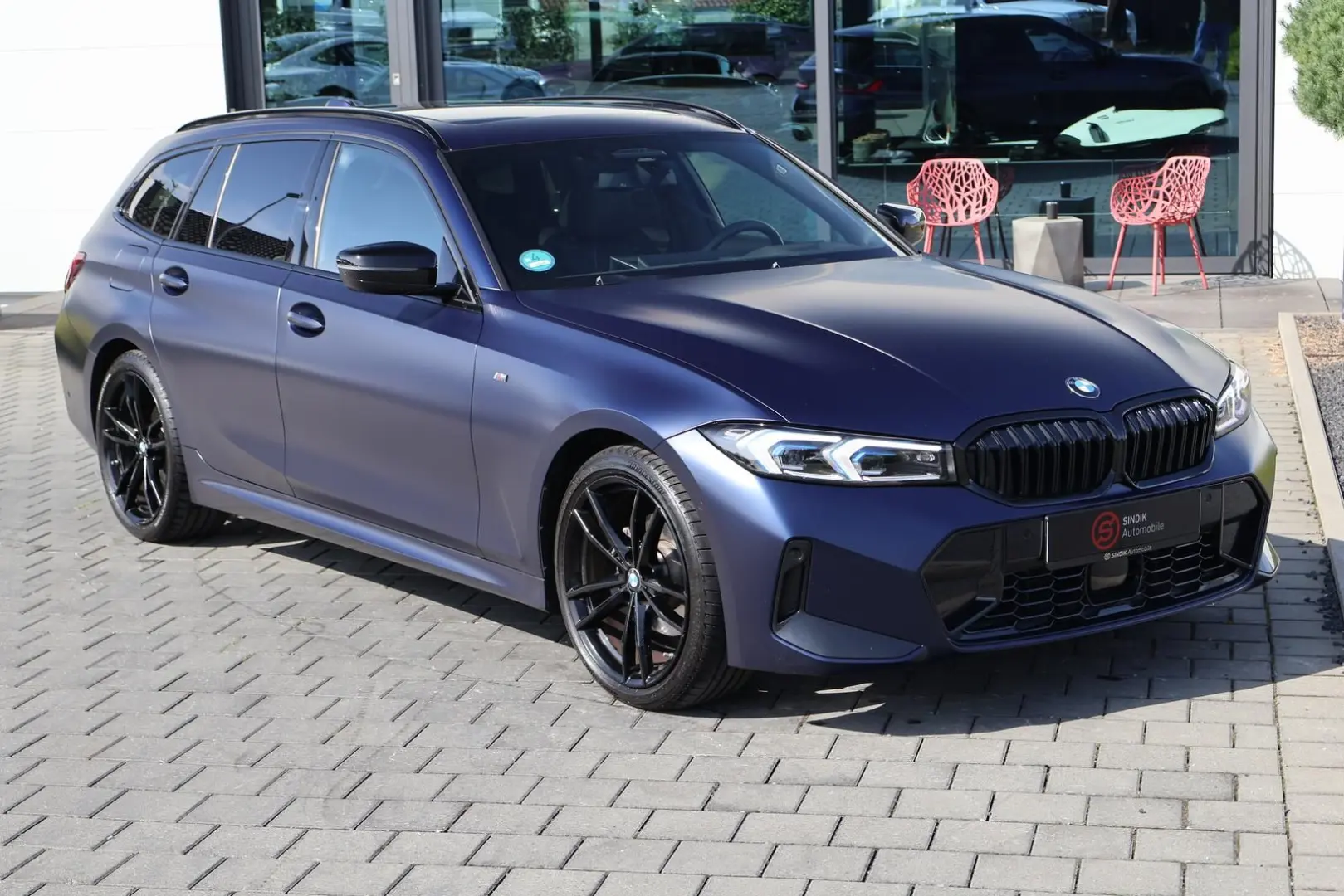 320 d xDrive M Sport -INDIVIDUAL-Pano-Standhzg.