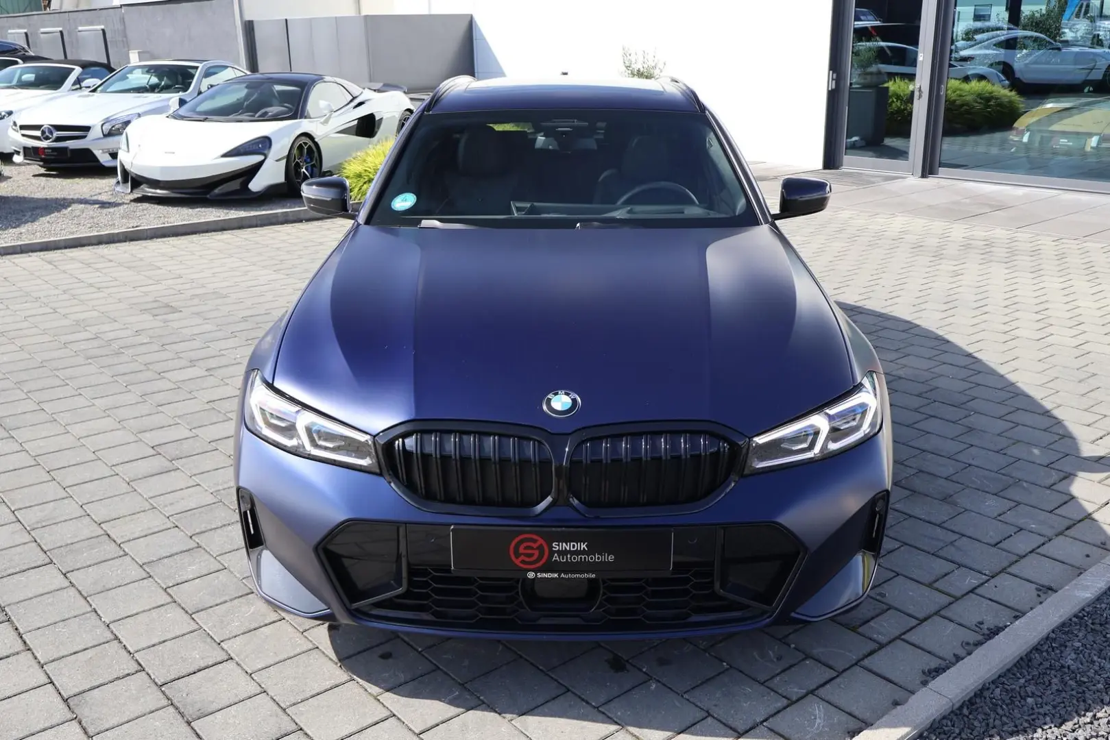 320 d xDrive M Sport -INDIVIDUAL-Pano-Standhzg.