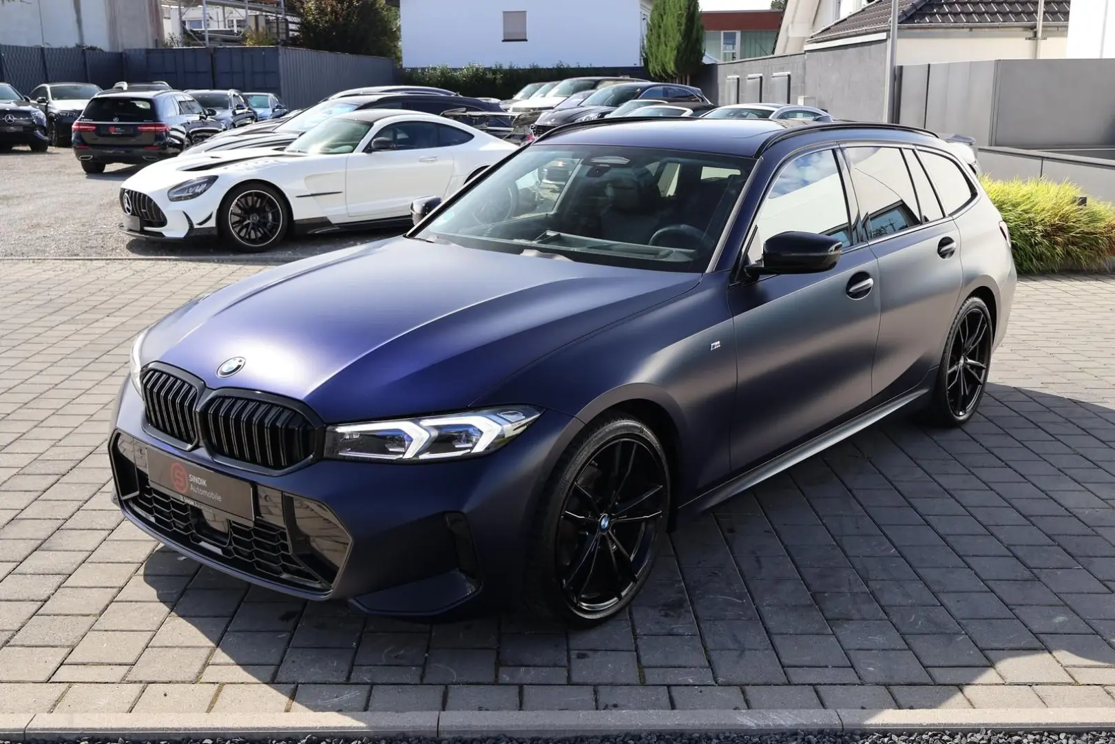 320 d xDrive M Sport -INDIVIDUAL-Pano-Standhzg.