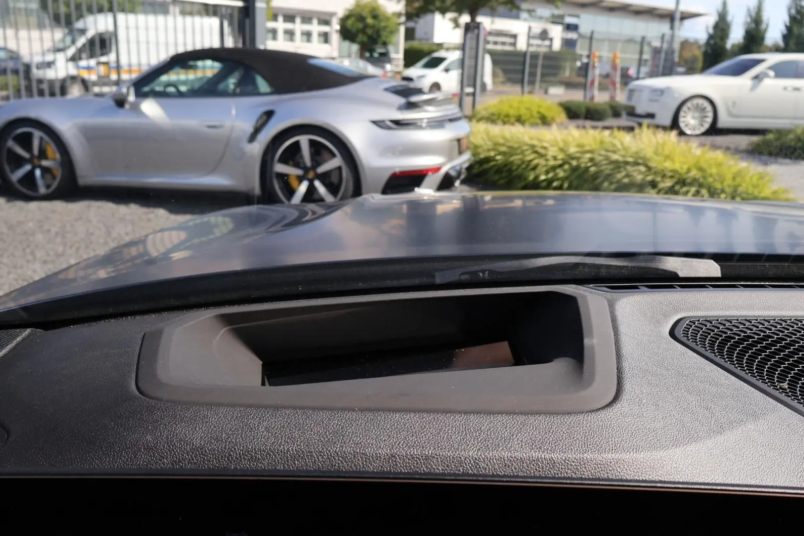 320 d xDrive M Sport -INDIVIDUAL-Pano-Standhzg.