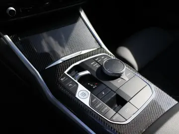320 d xDrive M Sport -INDIVIDUAL-Pano-Standhzg.