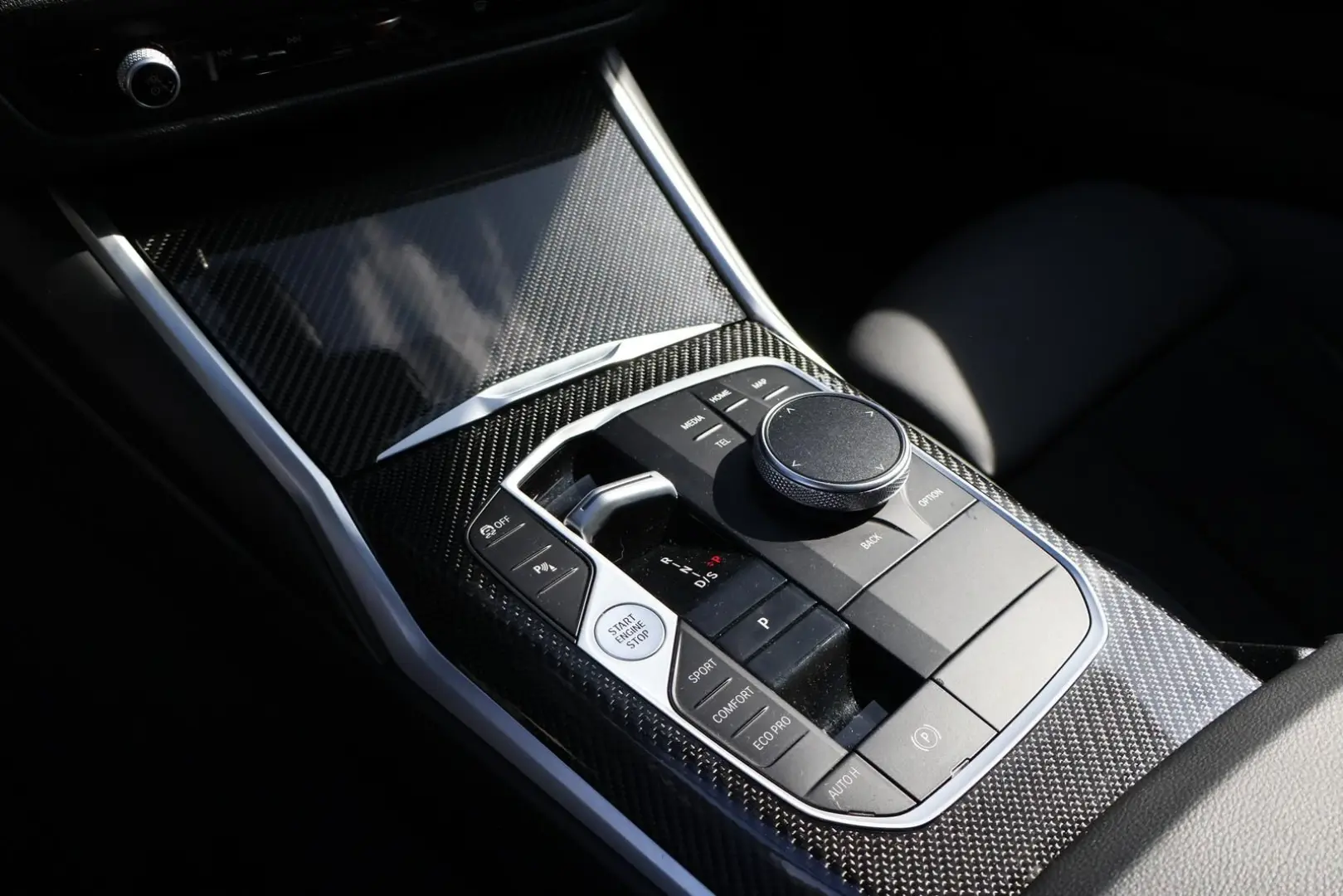 320 d xDrive M Sport -INDIVIDUAL-Pano-Standhzg.