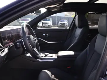 320 d xDrive M Sport -INDIVIDUAL-Pano-Standhzg.