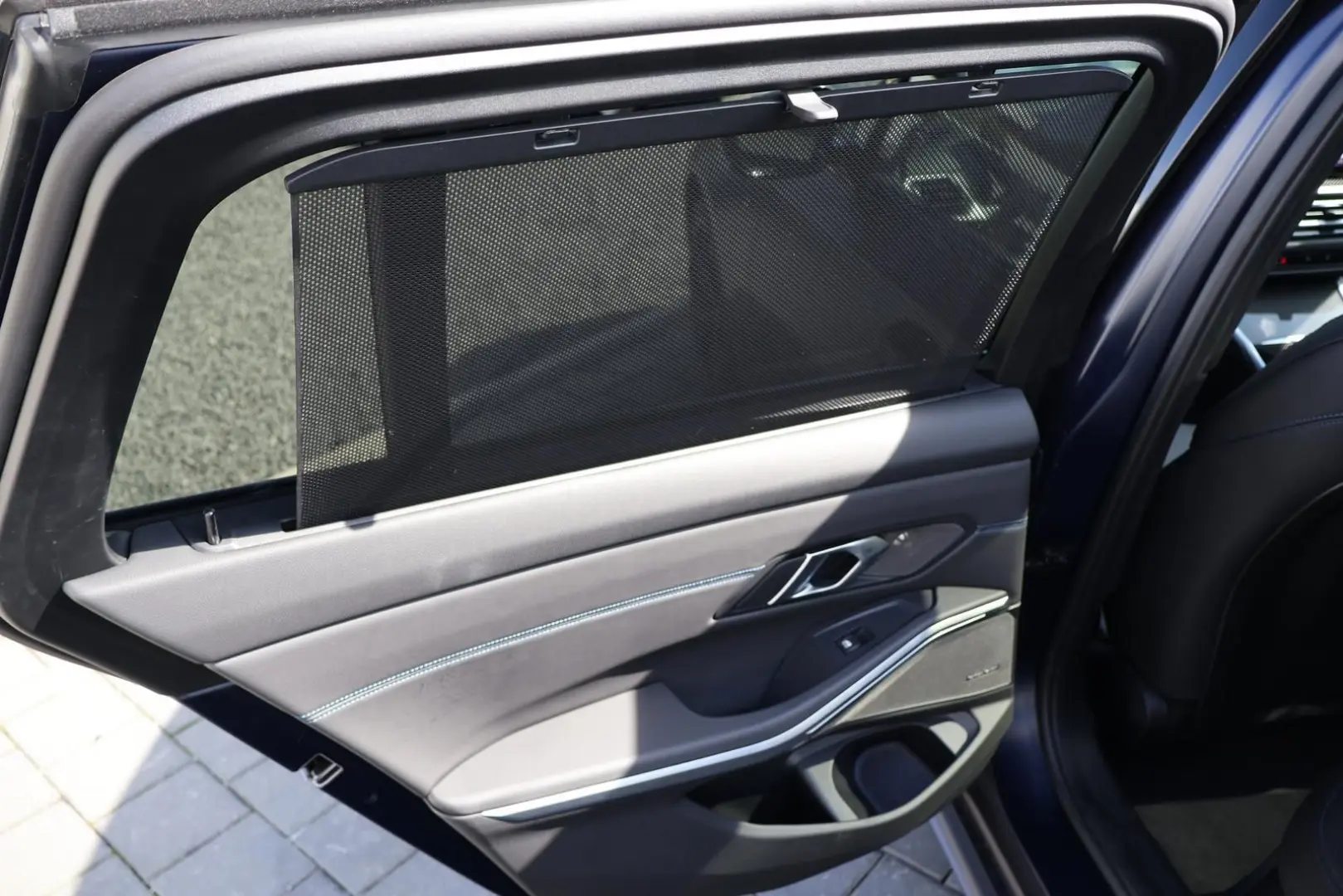 320 d xDrive M Sport -INDIVIDUAL-Pano-Standhzg.
