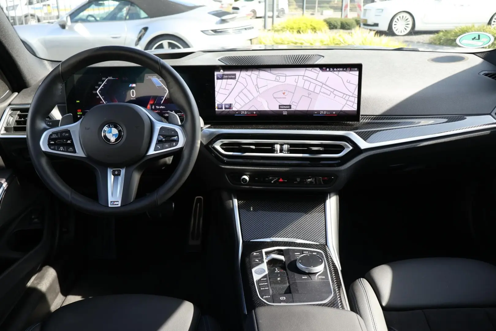 320 d xDrive M Sport -INDIVIDUAL-Pano-Standhzg.