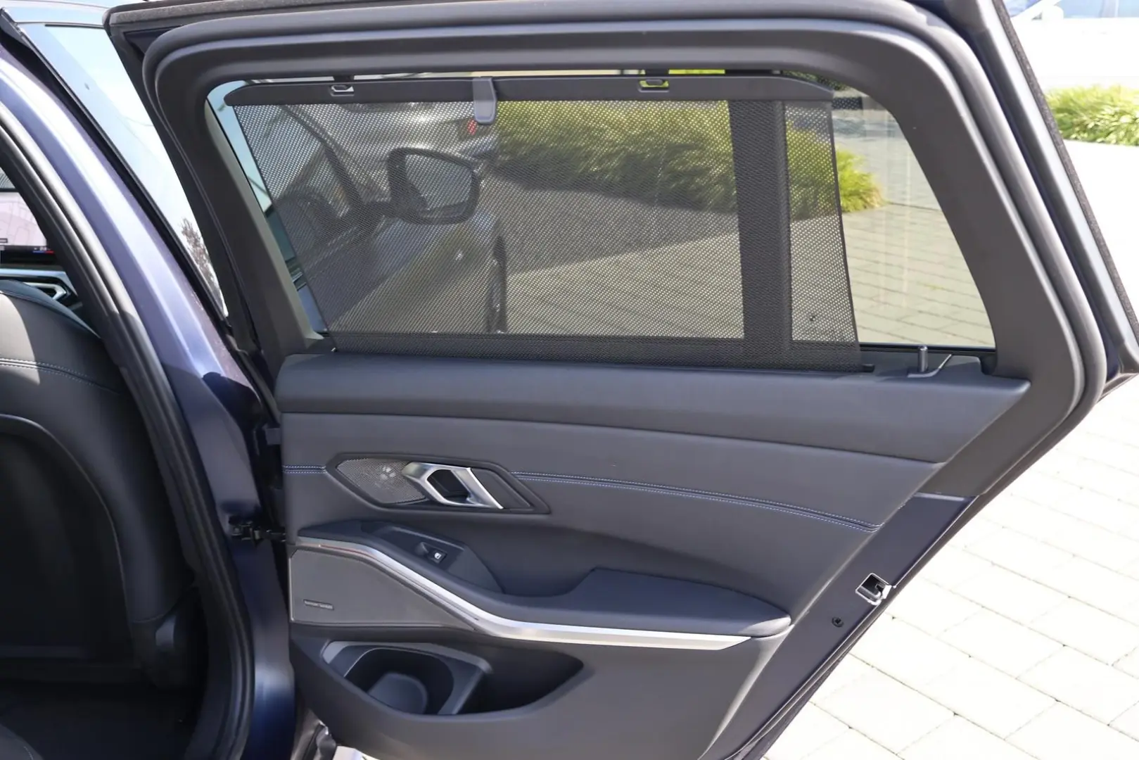 320 d xDrive M Sport -INDIVIDUAL-Pano-Standhzg.