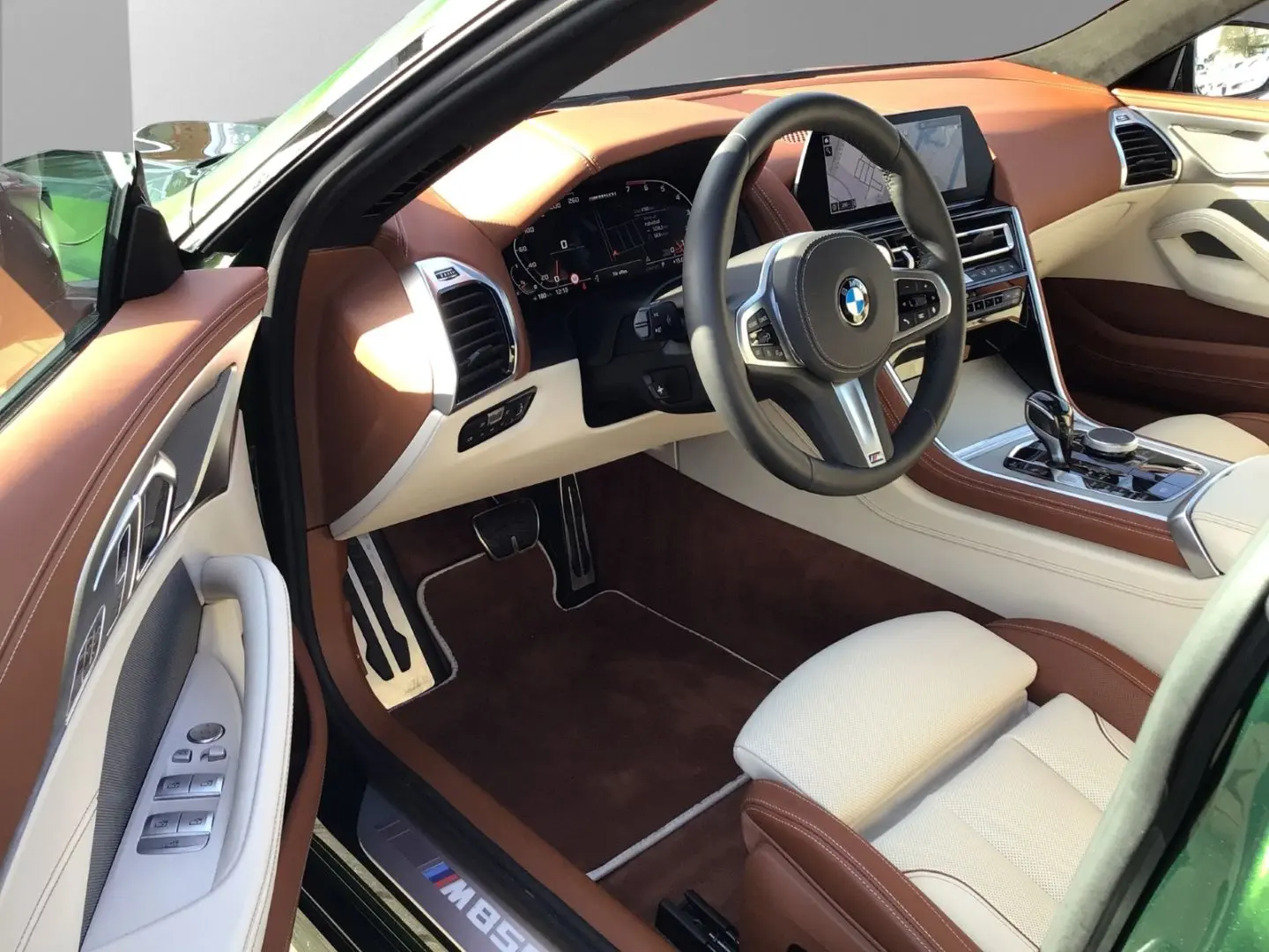 M850 i xDrive Gran Coupe Individuallackierung un