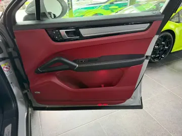 Cayenne Coupe E-Hybrid Platinum Edition
