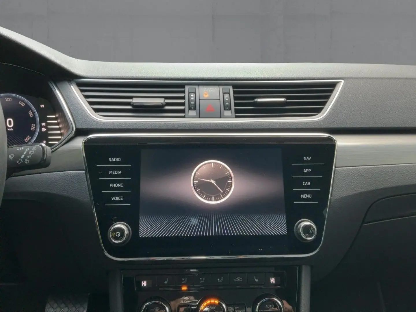 Superb 2.0 TDI 4x4 DSG STYLE MATRIX AHK STDHZG