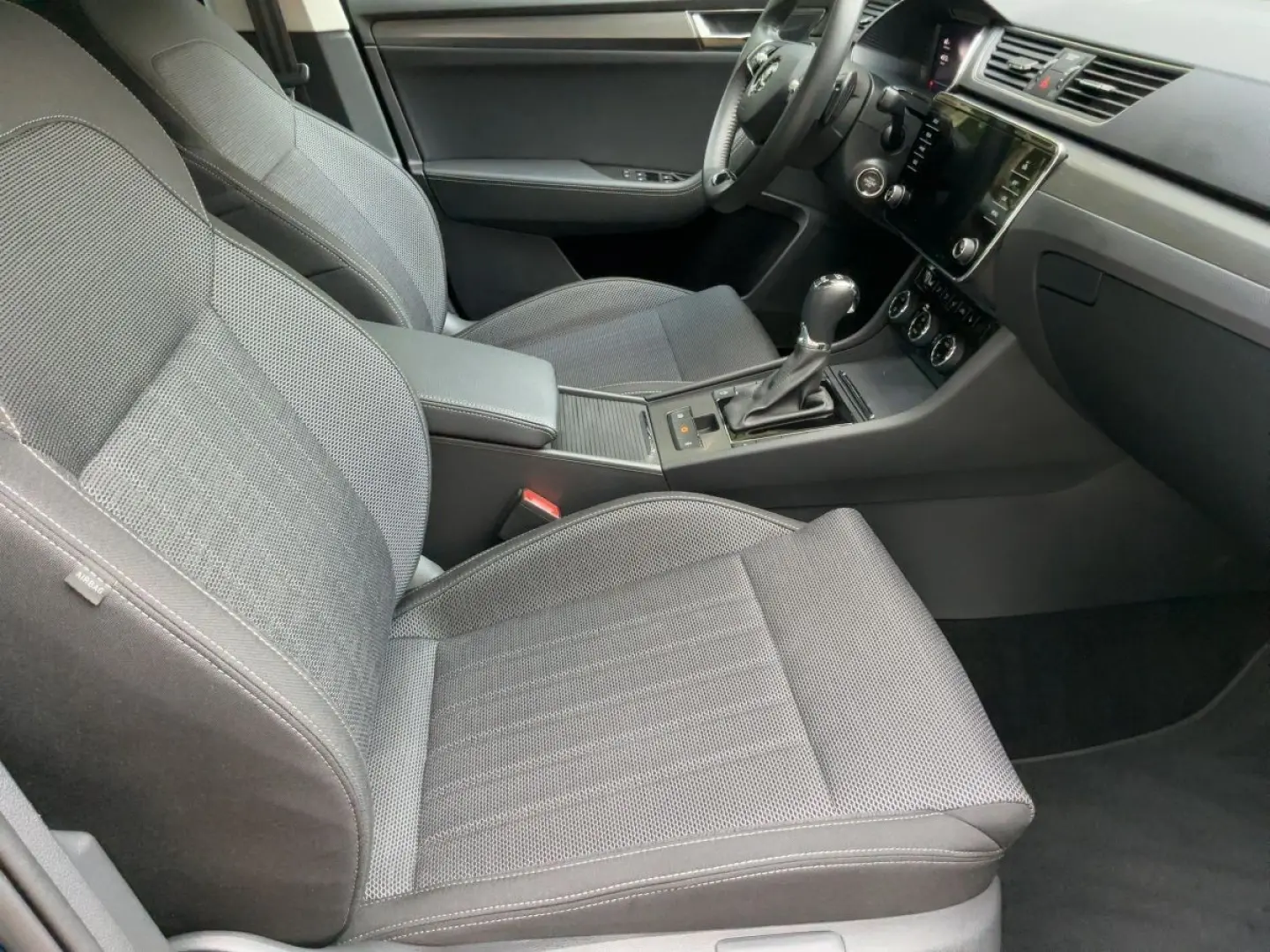 Superb 2.0 TDI 4x4 DSG STYLE MATRIX AHK STDHZG