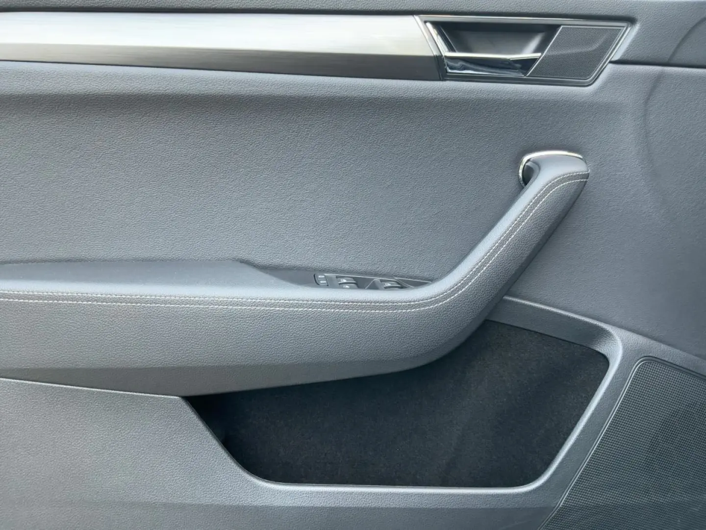 Superb 2.0 TDI 4x4 DSG STYLE MATRIX AHK STDHZG