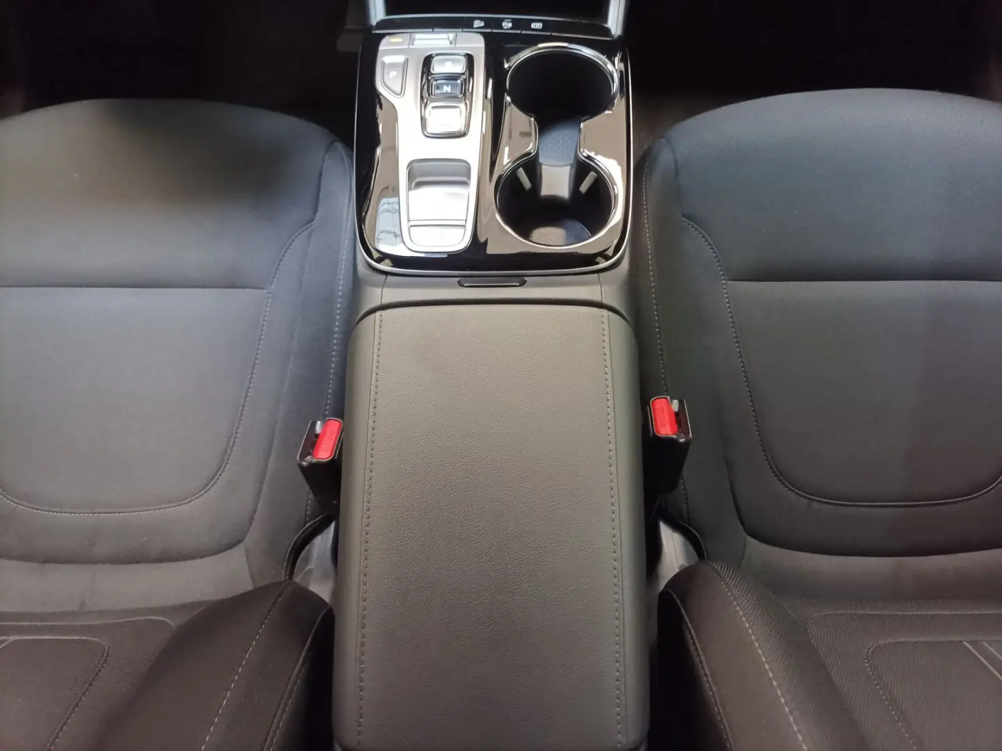 Tucson 1.6 T-GDI Basis 4WD Carplay PDC LED