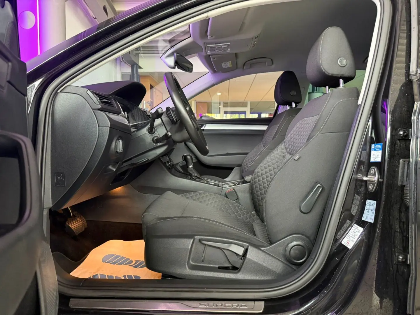 Superb Lim. Ambition iV DSG  VIRTUELL DCC LED