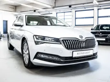 SUPERB LIMOUSINE 2.0TDi STYLE ACC CANTON DCC LED