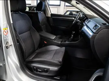 SUPERB LIMOUSINE 2.0TDi STYLE ACC CANTON DCC LED