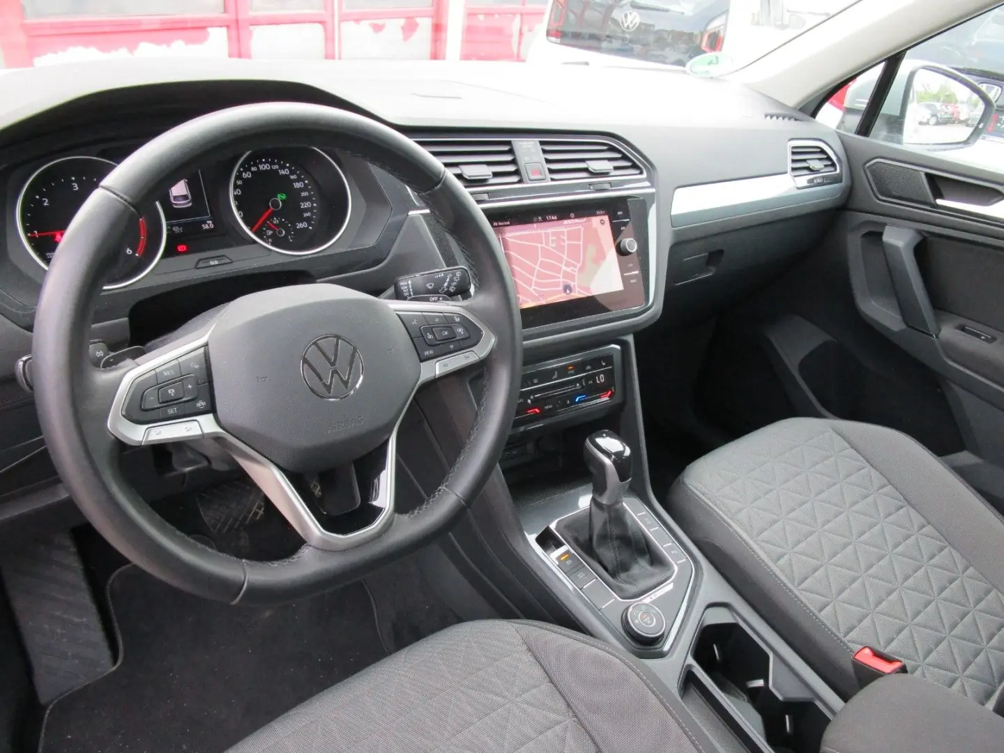Tiguan Life 2.0TDI DSG 4Mo Facelift LED Navi ACC